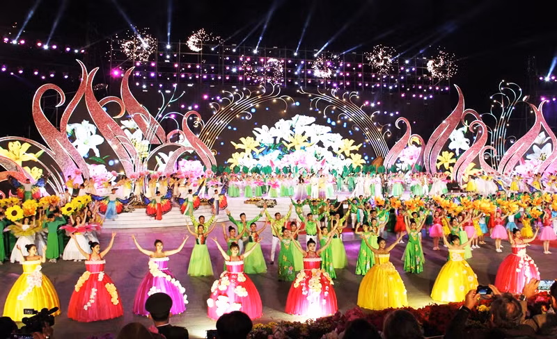 Màn đồng diễn tại festival hoa Đà Lạt