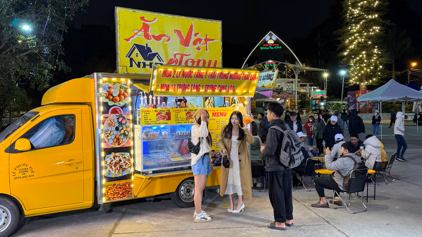 Xe bán hàng được thiết kế bắt mắt.