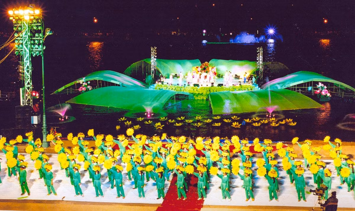 Hồ Xuân Hương là địa điểm chính tổ chức festival hoa
