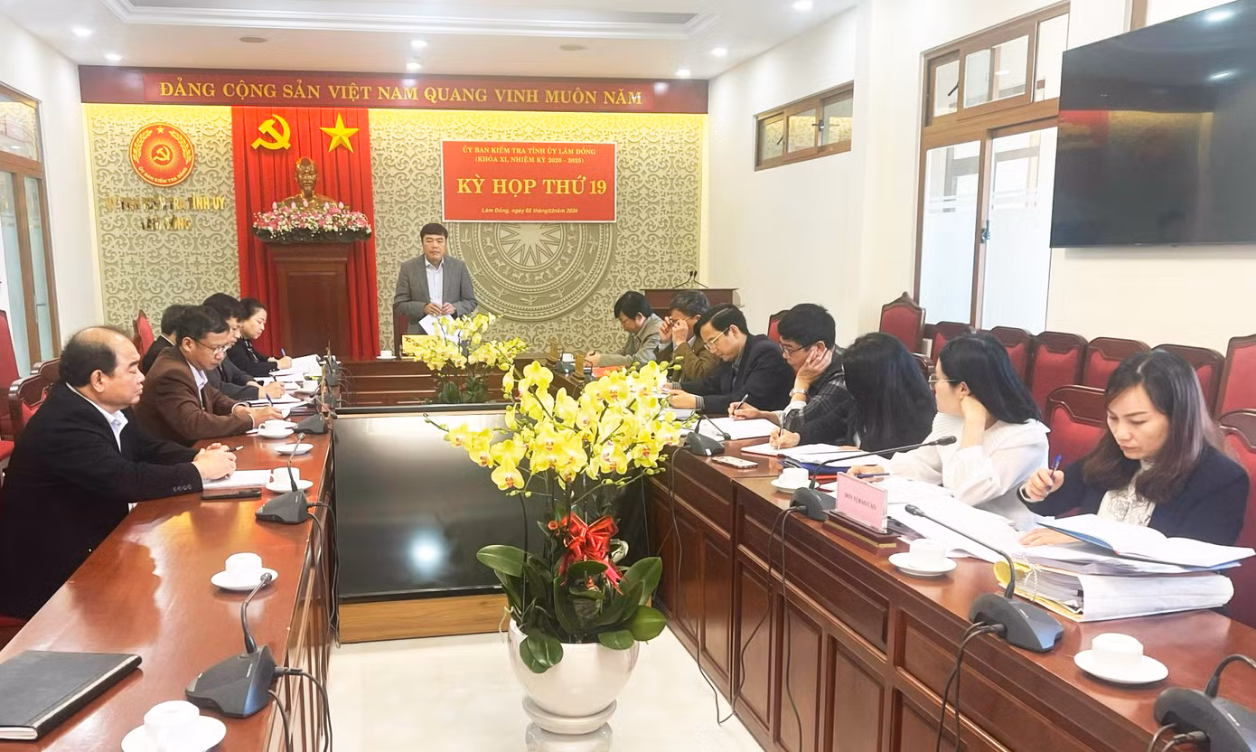 Kỳ họp thứ 19 của Ủy ban Kiểm tra Tỉnh ủy Lâm Đồng. Ảnh: N.T Kỳ họp thứ 19 của Ủy ban Kiểm tra Tỉnh ủy Lâm Đồng. Ảnh: N.T