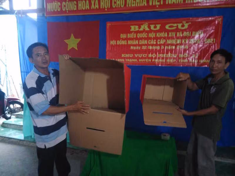 Hậu Giang: Cử tri đội mưa đi bầu cử ảnh 10