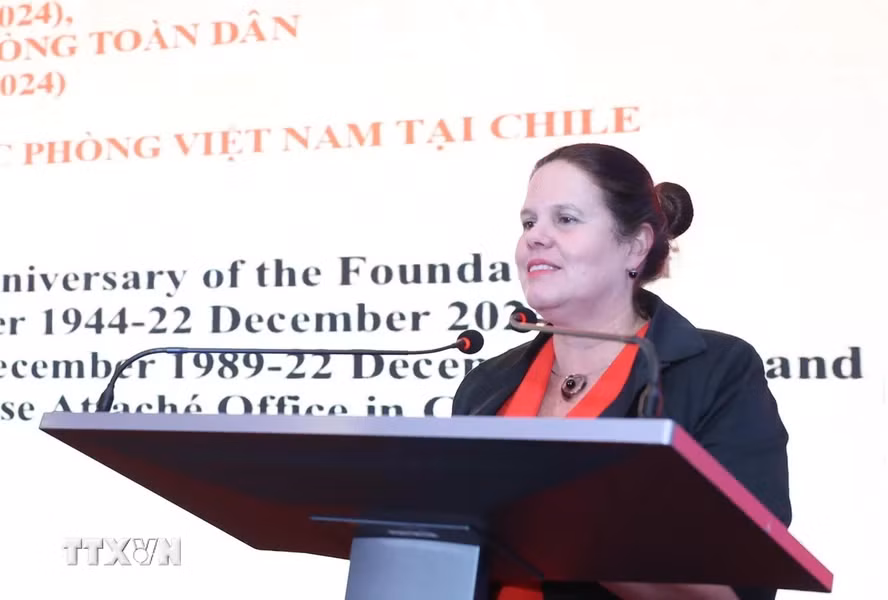 Bà Maya Alejandra Fernández Allende, Bộ trưởng Quốc phòng Chile phát biểu chúc mừng. (Ảnh: Lâm Khánh/TTXVN)
