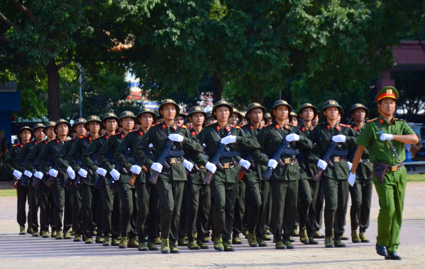 Mục kích những màn nội công thượng thừa của cảnh sát cơ động ảnh 4