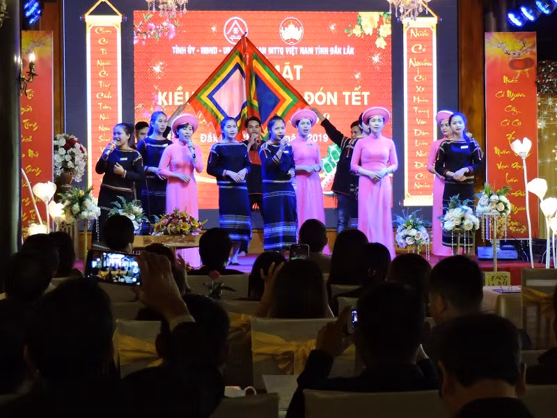 Kiều bào ở mọi nơi là tình nghĩa một nhà ảnh 2