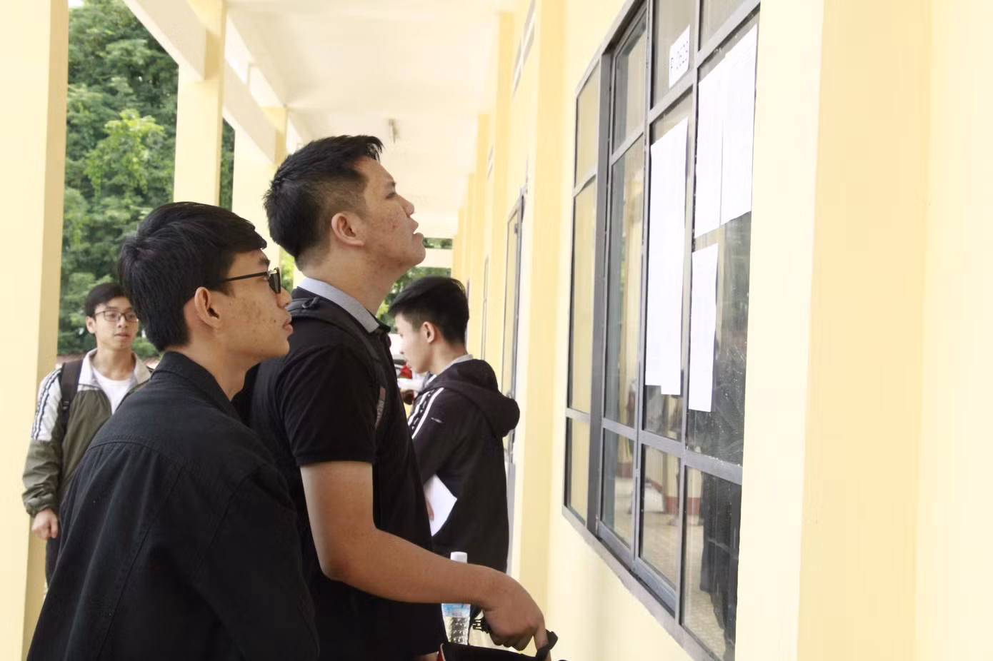 Hôm nay hơn 887.000 thí sinh bắt đầu 'vượt vũ môn' ảnh 4