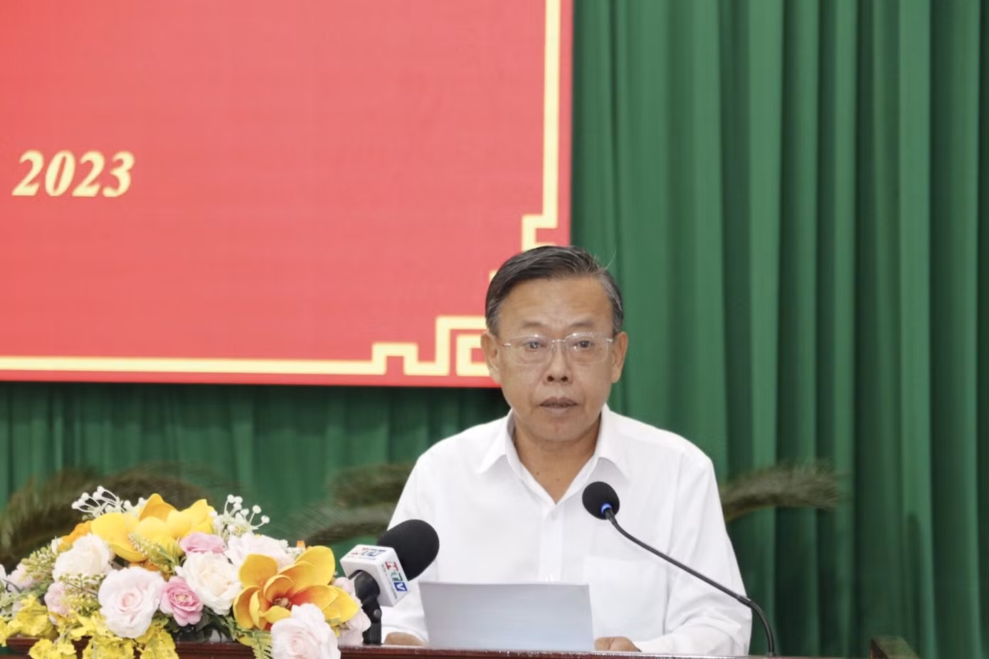 Bí thư Thành ủy TP Thủ Đức Nguyễn Hữu Hiệp nói cần áp dụng Nghị quyết 98 để thúc đẩy thực hiện khu đô thị mới Thủ Thiêm đúng quy hoạch trước 2030. Ảnh: THANH THÙY