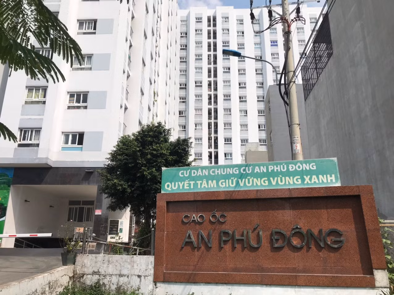Chỉ vì tranh chấp 34,8 m2 đất, 308 căn hộ ở chung cư An Phú Đông bị "treo" sổ hồng.