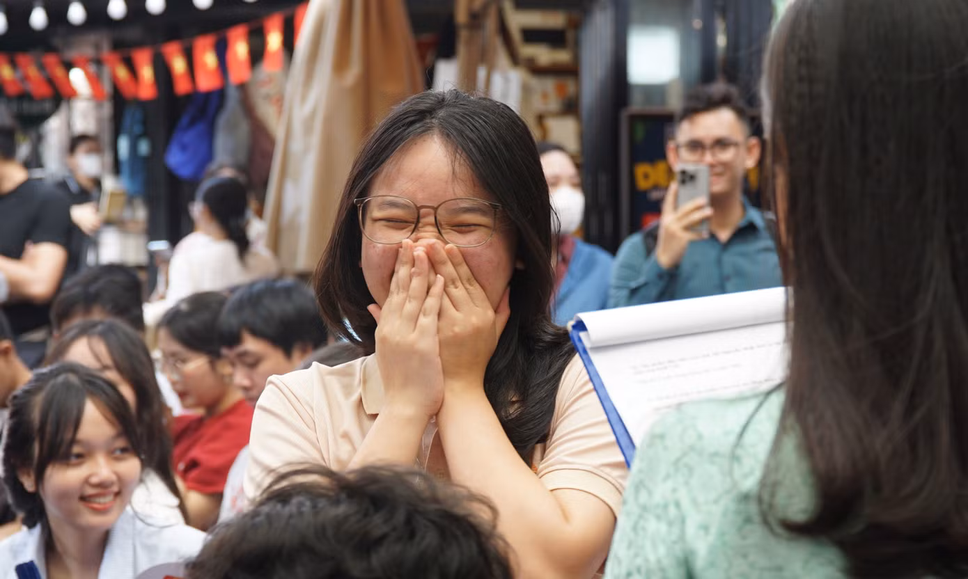 "Em vui lắm khi được tham dự giao lưu".