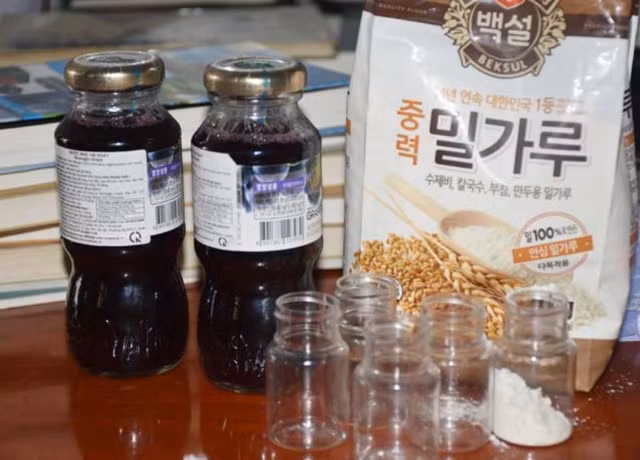 Các đối tượng của Hội thánh sẽ cho những người tham gia ăn bánh mỳ và uống một thứ nước màu đỏ khiến nhiều người rơi vào trạng thái không tỉnh táo