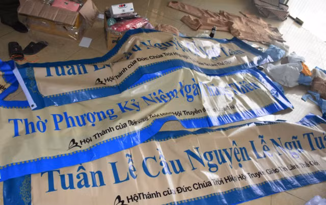 Tài liệu, tang vật cơ quan Công an thu giữ của Hội thánh