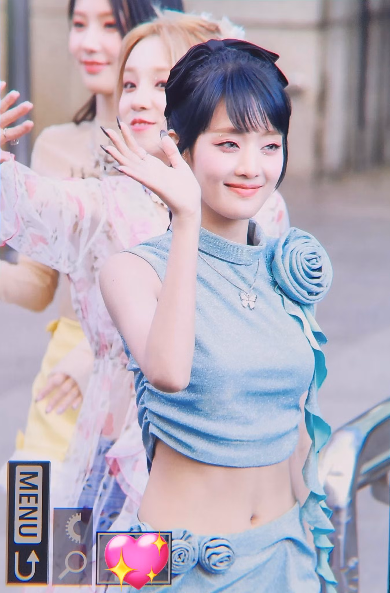 Hình ảnh tan làm của Minnie trở thành đề tài bàn tán nhờ "hào quang nữ chính".