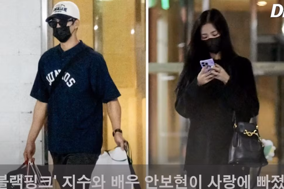 Trong loạt hình hẹn hò với tài tử Ahn Bo Hyun mới được công khai, Jisoo cũng được bắt gặp diện mẫu túi này. Một lần nữa, chiếc túi lại khiến các tín đồ thời trang truy lùng ráo riết.