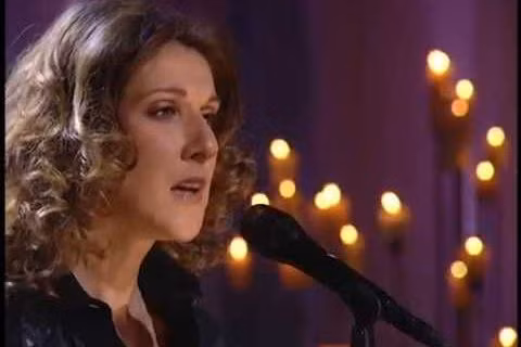 Celine Dion biểu diễn tưởng nhớ các nạn nhân trong cuộc khủng bố 11/9/2001. Celine Dion biểu diễn tưởng nhớ các nạn nhân trong cuộc khủng bố 11/9/2001.