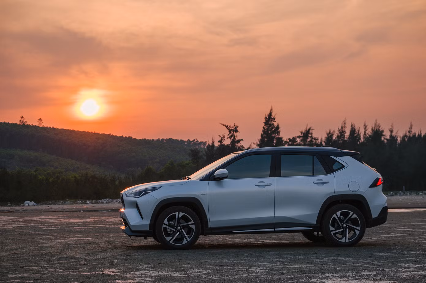 Ngày càng nhiều khách hàng tin tưởng và lựa chọn Yaris Cross là người bạn đồng hành.