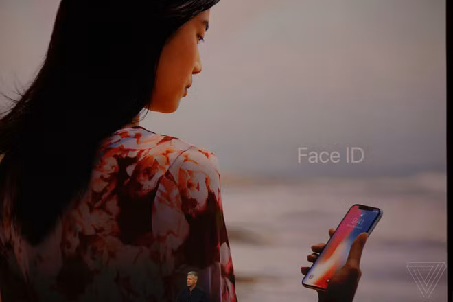 Lộ diện phiên bản iPhone X đặc biệt của Apple ảnh 13