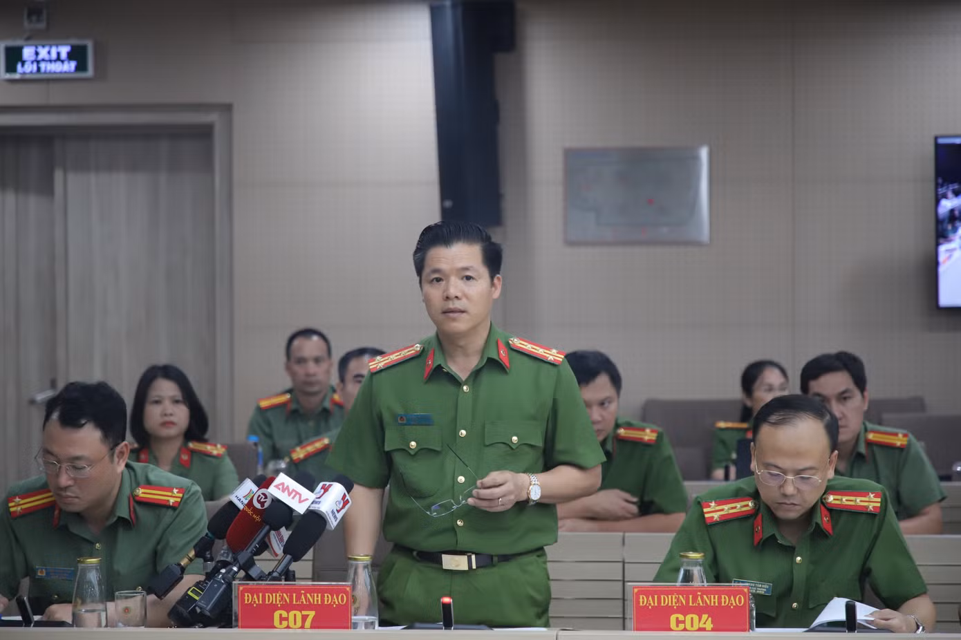 Đại tá Nguyễn Minh Khương, Phó cục trưởng Cục PCCC (C07) Bộ Công an trả lời câu hỏi của PV báo Tiền Phong. Ảnh: Phạm Nam.