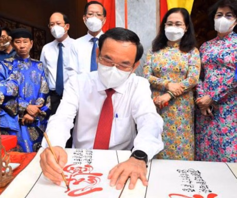 Bí thư Thành uỷ TPHCM Nguyễn Văn Nên khai bút đầu năm Nhâm Dần 2022