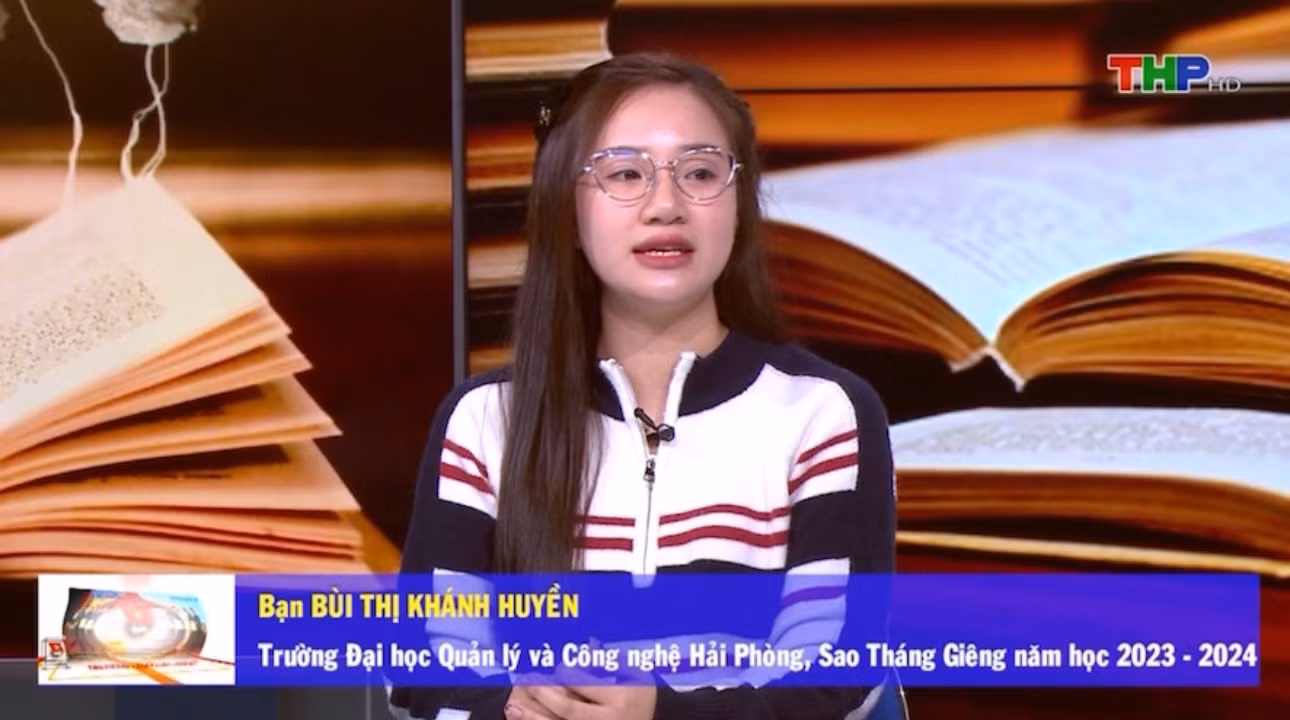 Khánh Huyền là khách mời chương trình Tuổi trẻ Hải Phòng.