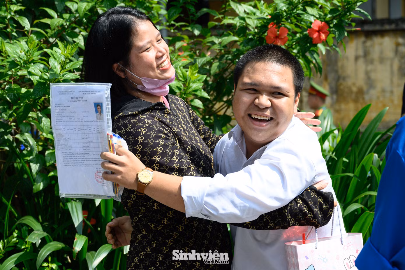 Tâm trạng thí sinh sau môn thi đầu tiên. (Ảnh: Lê Trung)