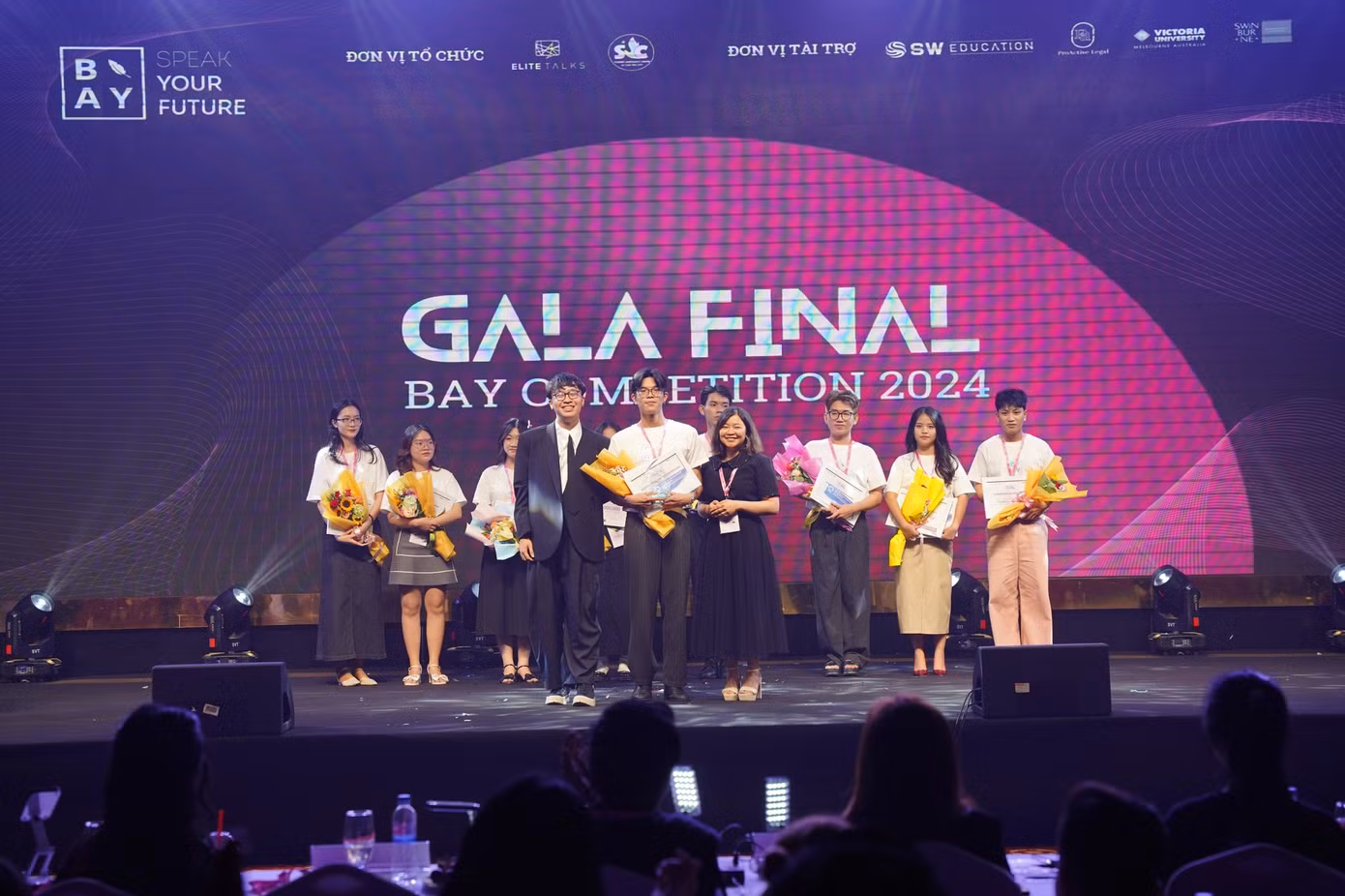 Đức An nhận giải tại BAY Competition 02.