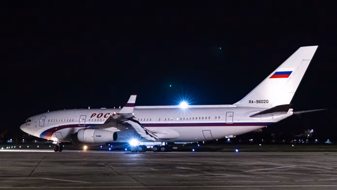 "Đối với cộng đồng air spotter, những khoảnh khắc đáng nhớ nhất thường gắn liền với việc 'săn' được chuyên cơ của các quốc gia hoặc những chiếc máy bay thương mại có màu sơn hay thiết kế độc đáo. Với cá nhân tôi, kỷ niệm sâu sắc nhất là khi chụp được chuyên cơ chở Tổng thống Nga Vladimir Putin.