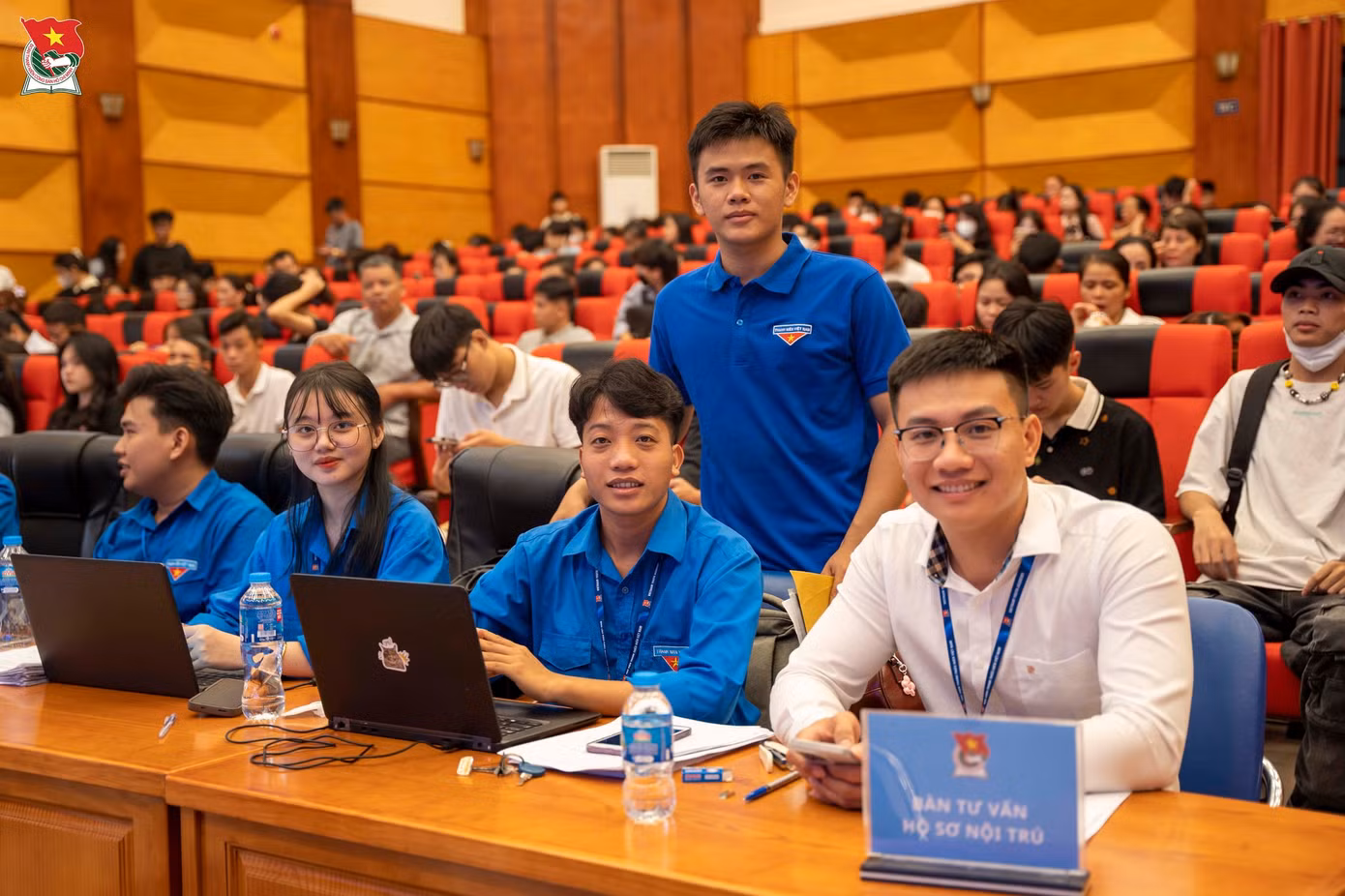 Hoạt động tiếp đón, làm thủ tục cho tân sinh viên Học viện Thanh thiếu niên Việt Nam.