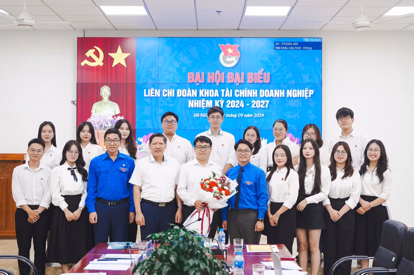 Hoàng Anh trúng cử Phó Bí thư Ban chấp hành Liên chi đoàn Khoa Tài chính doanh nghiệp.