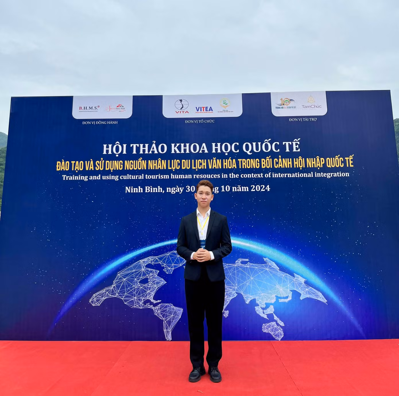 Oánh tham gia hội thảo Khoa học quốc tế Ninh Bình.