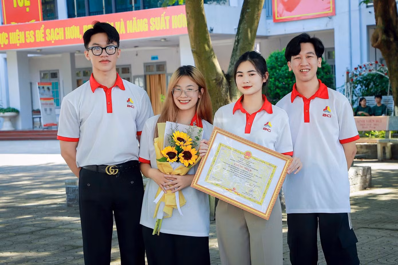 Nhóm sinh viên vinh dự đạt giải Nhì tại cuộc thi Khởi nghiệp Đổi mới sáng tạo tỉnh Bắc Ninh năm 2023.