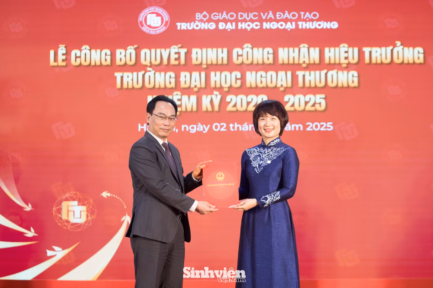 Tại buổi lễ, Thứ trưởng Bộ GD&amp;ĐT Hoàng Minh Sơn đã trao quyết định và gửi gắm niềm tin lớn lao vào tân Hiệu trưởng. Ông nhấn mạnh: “Bộ Giáo dục và Đào tạo đặt nhiều kỳ vọng và tin tưởng vào tân Hiệu trưởng - PGS. TS Phạm Thu Hương – một người trưởng thành từ chính mái trường này, có nền tảng chuyên môn vững vàng, được đào tạo bài bản ở trong nước và quốc tế, có kinh nghiệm thực tiễn phong phú và tinh thần đổi mới mạnh mẽ.” Thứ trưởng tin tưởng rằng, PGS. TS Phạm Thu Hương sẽ cùng tập thể lãnh đạo kế thừa những giá trị cốt lõi, đưa Trường Đại học Ngoại thương lên một tầm cao mới – "vững chắc về chuyên môn, đột phá về tư duy, hội nhập về tầm nhìn".