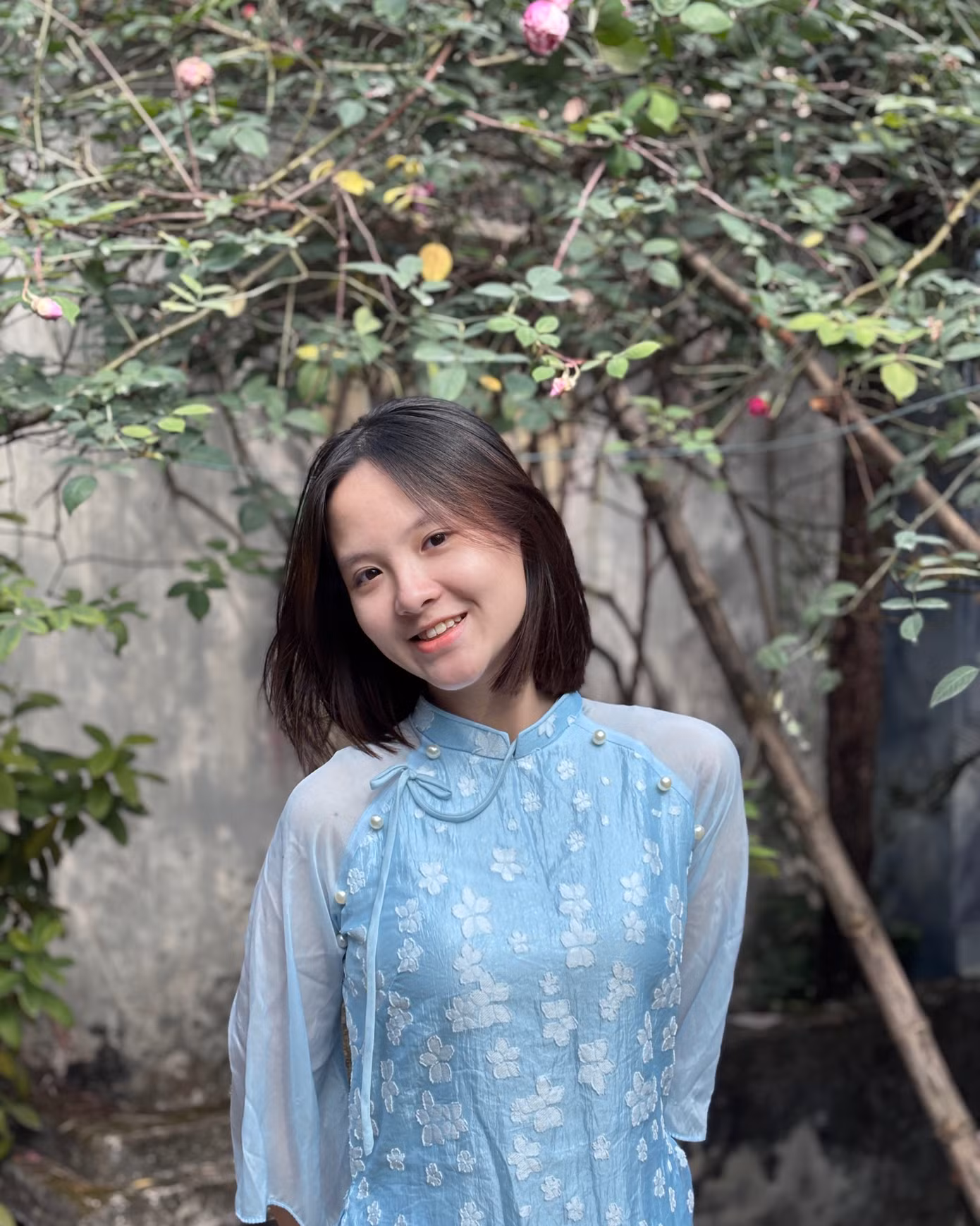 “Xa nhà, không ít lần mình thấy chênh vênh – nhưng nghĩ về Bác, người cũng từng một mình giữa thế giới rộng lớn, mình lại có thêm năng lượng để đi tiếp” – Phan Quế Anh, du học sinh tại Singapore.