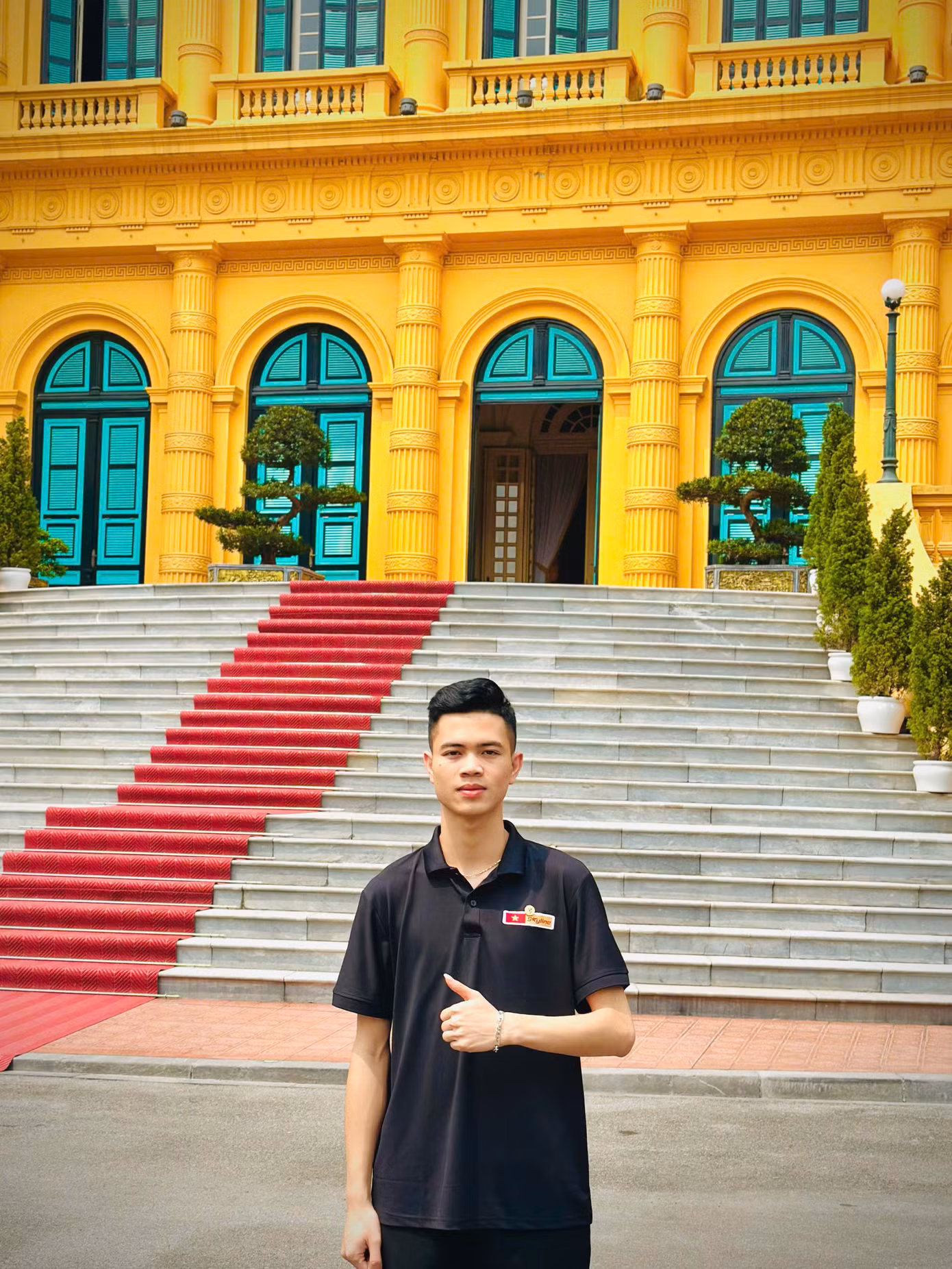 Khuất Văn Hoàng (2003, Thạch Thất, Hà Nội) với sứ mệnh phục dựng di ảnh liệt sĩ, thắp sáng ký ức và tri ân những anh hùng đã hy sinh.