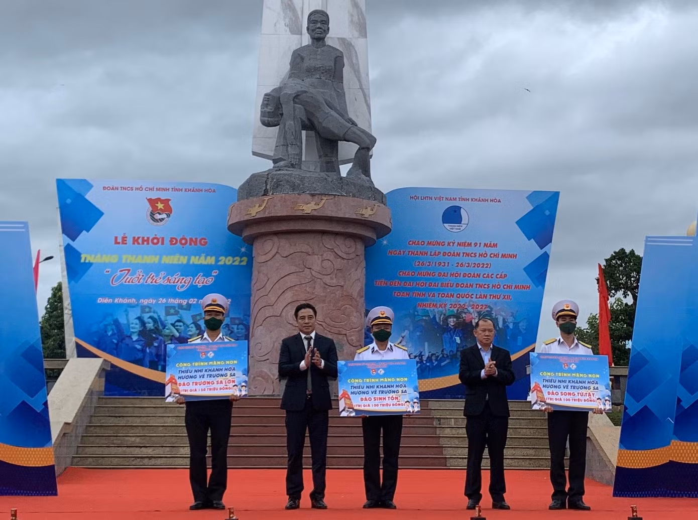 Lãnh đạo Tỉnh uỷ và UBND tỉnh Khánh Hoà trao tặng công trình nhà thiếu nhi cho 3 đảo của quần đảo Trường Sa