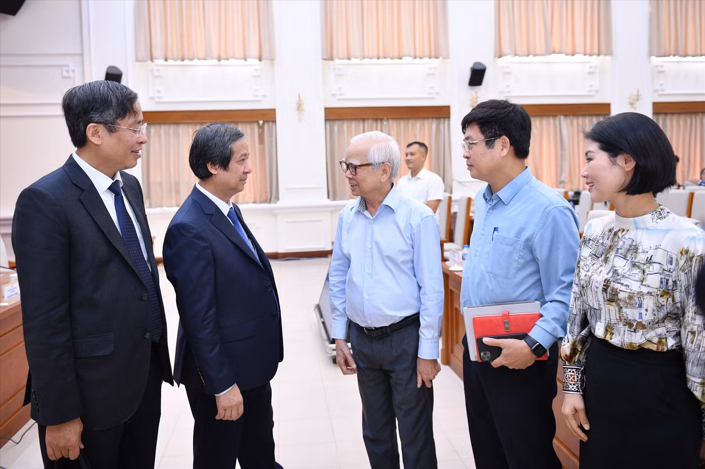 Bộ trưởng Bộ GD&amp;ĐT Nguyễn Kim Sơn gặp gỡ nhà giáo, cán bộ quản lý ngày 15/8. Ảnh: Thế Đại