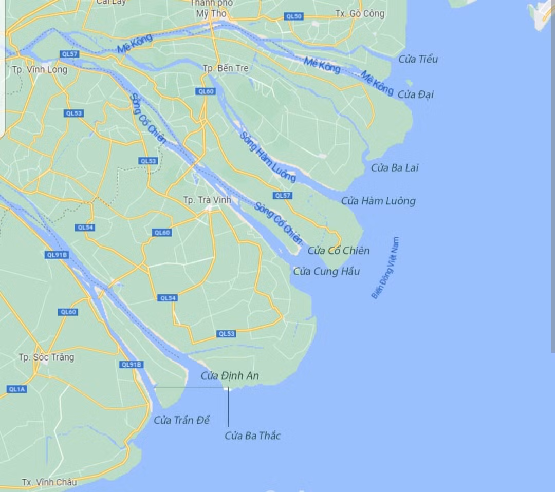 Khi chảy vào lãnh thổ Việt Nam, sông Mekong chia làm hai nhánh sông Tiền, sông Hậu và đổ ra biển qua 9 cửa. Ảnh: chụp từ google maps