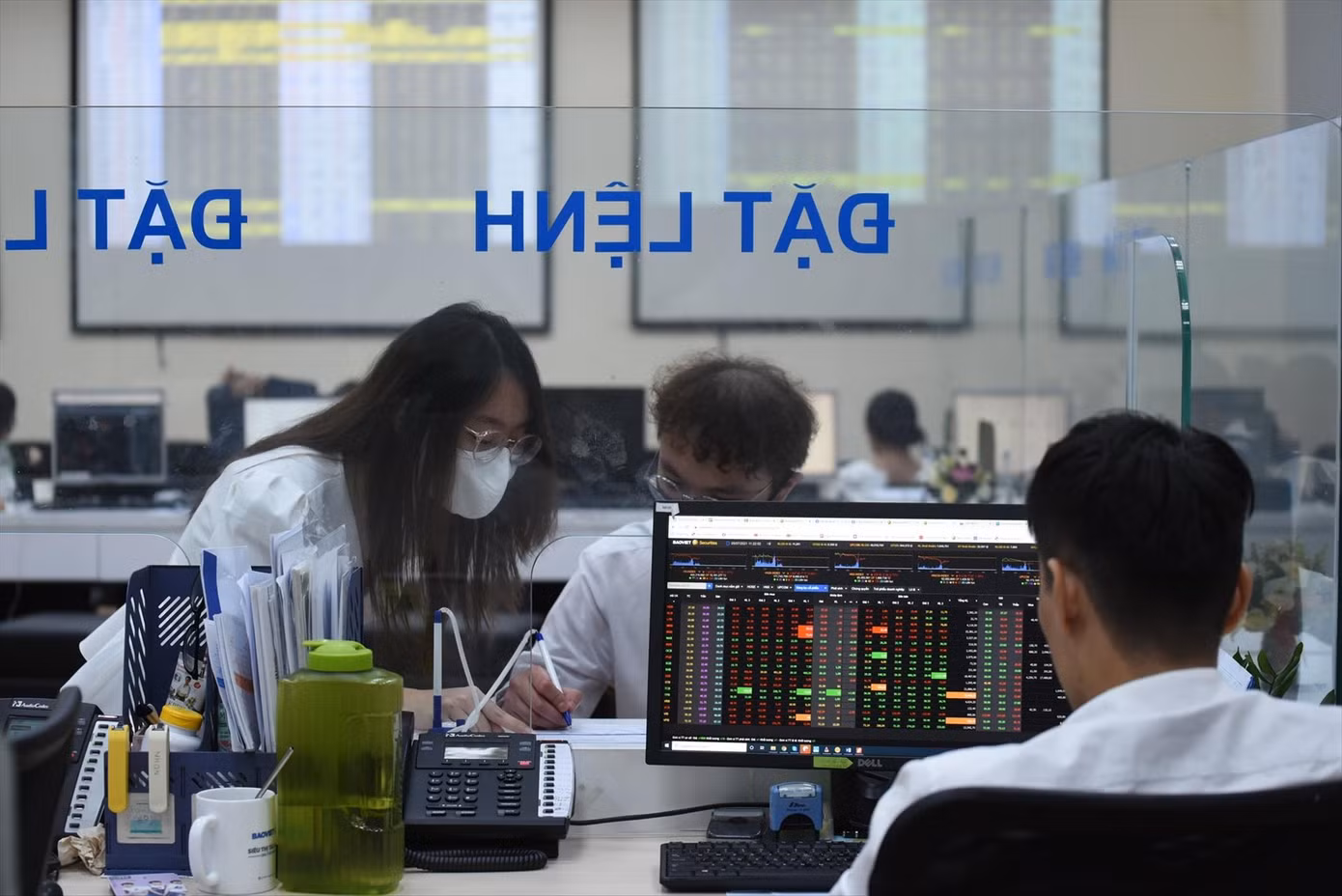 Tính đến cuối tháng 6, hơn 7,2% dân số Việt Nam có tài khoản chứng khoán. Ảnh minh hoạ: Như Ý