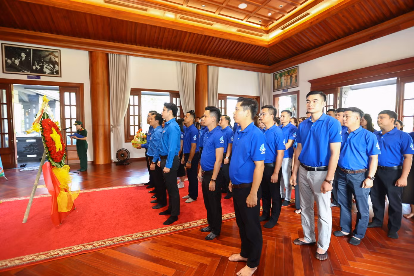 Giải thưởng 15 tháng 10 là giải thưởng cao quý của T.Ư Hội LHTN Việt Nam trao tặng cho các cán bộ Hội, thủ lĩnh thanh niên, Hội viên, thanh niên có thành tích tiêu biểu, xuất sắc trong công tác Hội và phong trào thanh niên.