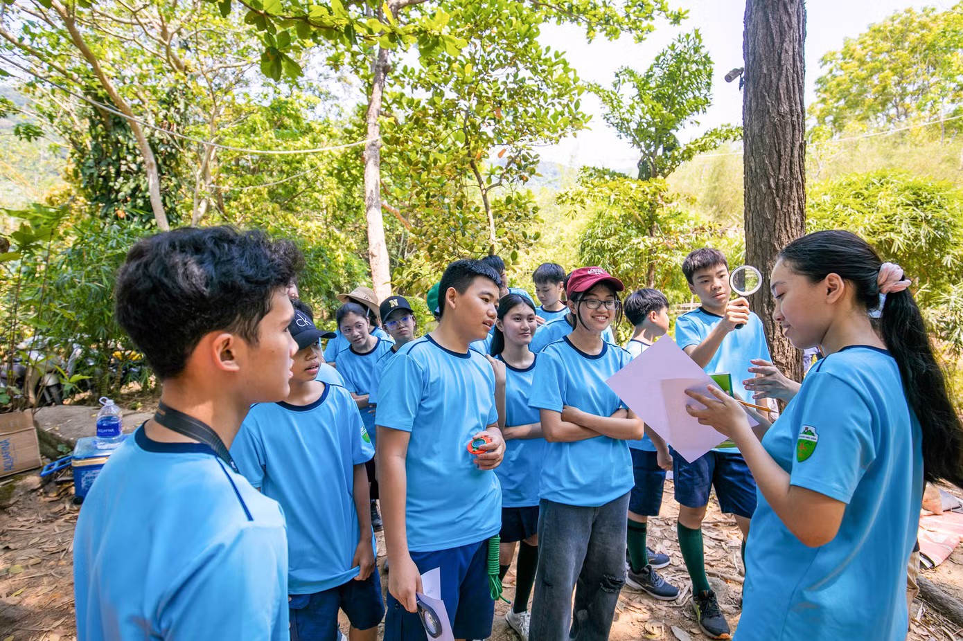 Thông qua những bài học từ tự nhiên, tình yêu môi trường được gieo mầm trong các bạn học sinh