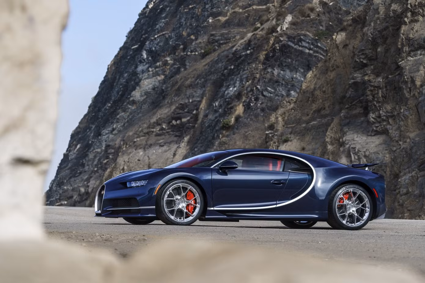 Siêu xe gần 3 triệu USD Bugatti Chiron gặp lỗi mối hàn khung ghế ảnh 1