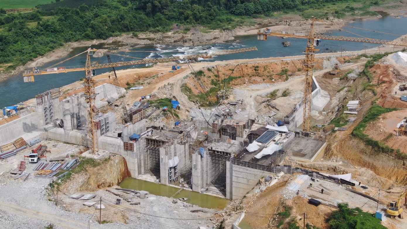 Mới đây, nhà thầu phụ của Công ty Sông Đà 6 là Công ty Cổ phần kỹ thuật Trường Phúc Lộc đã chấm dứt hợp đồng, dừng thi công các hạng mục, chặn xe cổng ra vào công trình để yêu cầu chủ đầu tư và nhà thầu chính thanh toán tiền công nợ, thanh lý hợp đồng.