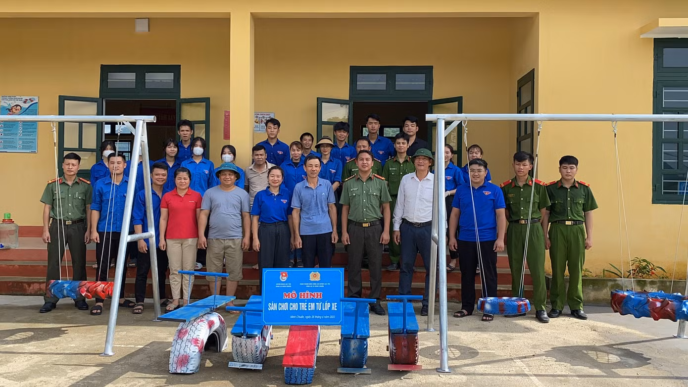 Bí thư đoàn xã Minh Chuẩn chia sẻ, đây chỉ là 1 trong những hoạt động trong thời gian tới của thanh niên huyện Lục Yên. Hy vọng, thời gian tới sẽ có nhiều hơn nữa những sân chơi ý nghĩa như vậy trên địa bàn để các em nhỏ có không gian vui chơi an toàn và bổ ích.