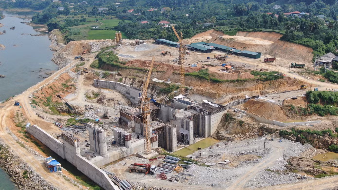 Liên quan đến vấn đề này, trao đổi với Tiền Phong, đại diện Công ty CP đầu tư Thuỷ điện Thác Bà 2 cho biết, đối với các đơn vị bị Công ty Cổ phần Sông Đà 6 nợ tiền thanh toán hợp đồng, đơn vị đã hướng dẫn làm thủ tục gửi chủ đầu tư. Từ đó, đơn vị có căn cứ chỉ đạo, đốc thúc phía nhà thầu thanh toán theo đúng quy định.
