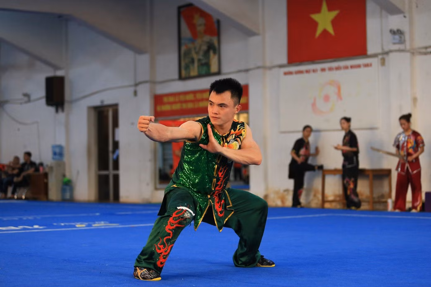 Nông Văn Hữu, VĐV trẻ của Lạng Sơn đã góp mặt tại SEA Games 31, thi đấu cùng nội dung với Phạm Quốc Khánh là Nam đao, Nam quyền và Nam côn. Khi Quốc Khánh giải nghệ, Nông Văn Hữu được kỳ vọng sẽ kế thừa đàn anh.
