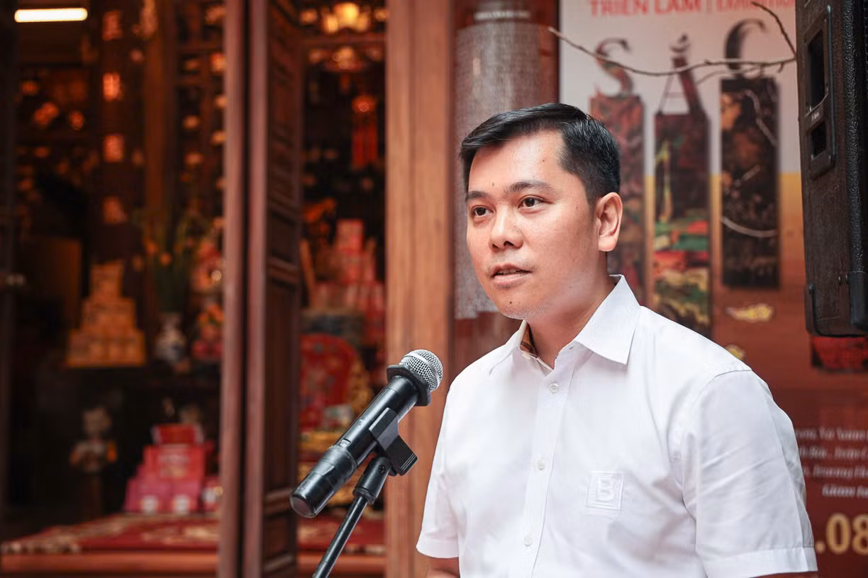 Chủ tịch UBND phường Hàng Gai (quận Hoàn Kiếm, TP Hà Nội) Nguyễn Mạnh Linh phát biểu tại triển lãm.