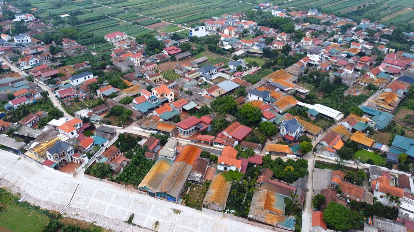 Theo UBND huyện Ba Vì, đến thời điểm này, 26/31 xã, thị trấn trên địa bàn huyện đã có tuyến ống cấp nước sạch sinh hoạt. Dự kiến trong năm 2024, Ba Vì sẽ hoàn thành hệ thống cấp nước sạch sinh hoạt tại 100% xã, thị trấn.