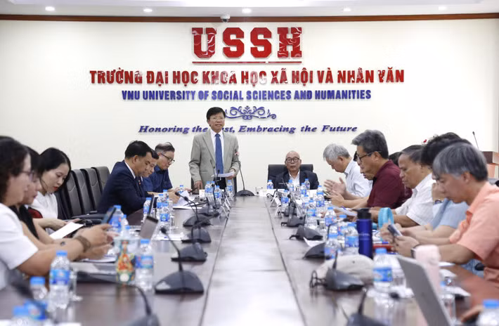 GS.TS Hoàng Anh Tuấn, Hiệu trưởng Trường Đại học Khoa học Xã hội và nhân văn, Đại học Quốc gia Hà Nội phát biểu khai mạc Hội thảo - Ảnh: USSH.