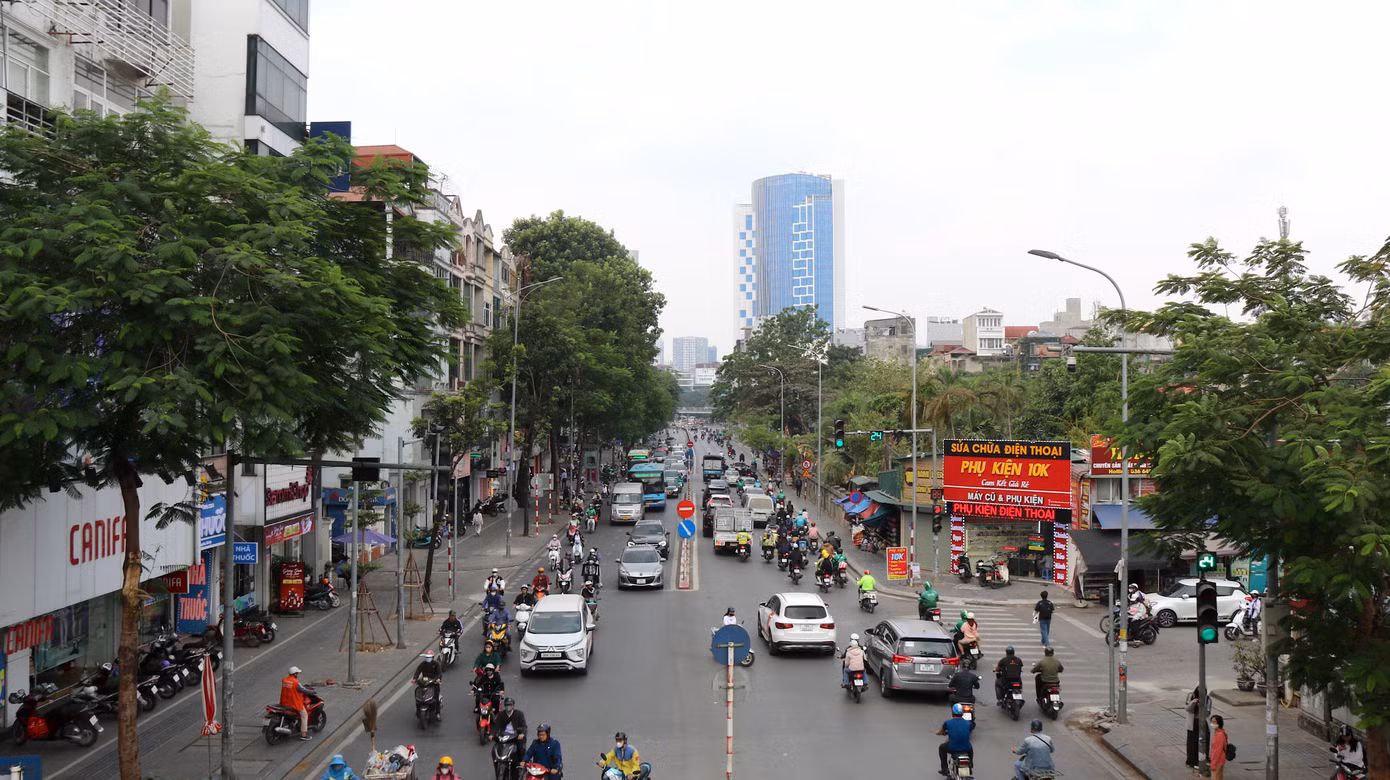 Mới đây, trong dự thảo Đề án quản lý, khai thác, sử dụng lòng đường, hè phố trên địa bàn thành phố Hà Nội, Sở Xây dựng Hà Nội đã đề nghị 16 UBND quận, huyện khảo sát, đề xuất một trong 9 mô hình cho thuê vỉa hè ở 123 tuyến phố và chia làm 2 giai đoạn để thực hiện.