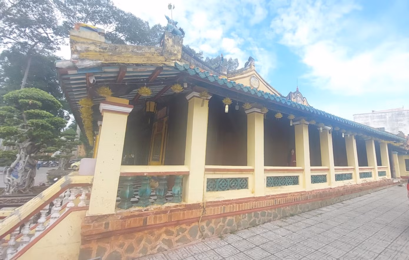 Hội Khánh còn được xem là ngôi chùa tiêu biểu cho đặc điểm chung của các ngôi chùa cổ Bình Dương.
