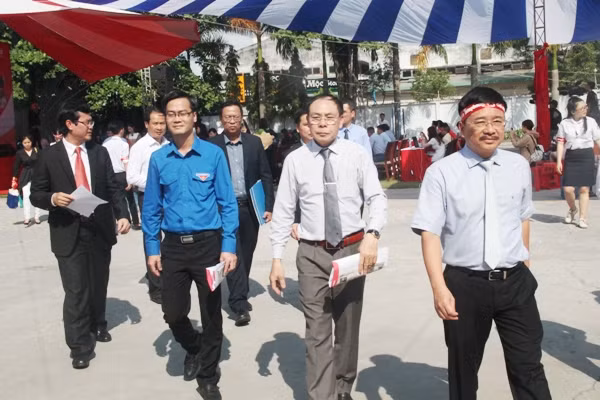 Những hình ảnh nổi bật trong ngày Chủ nhật Đỏ tại TP.HCM ảnh 6