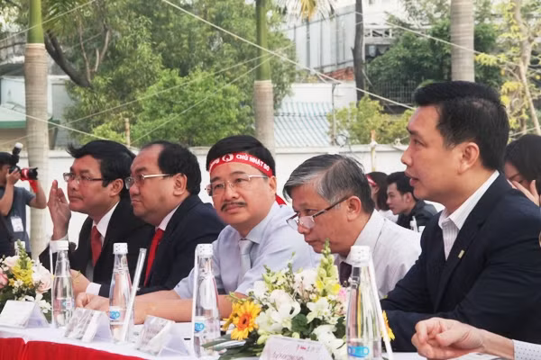 Những hình ảnh nổi bật trong ngày Chủ nhật Đỏ tại TP.HCM ảnh 4
